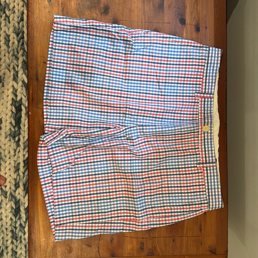 New Vineyard Vines lightweight cotton shorts